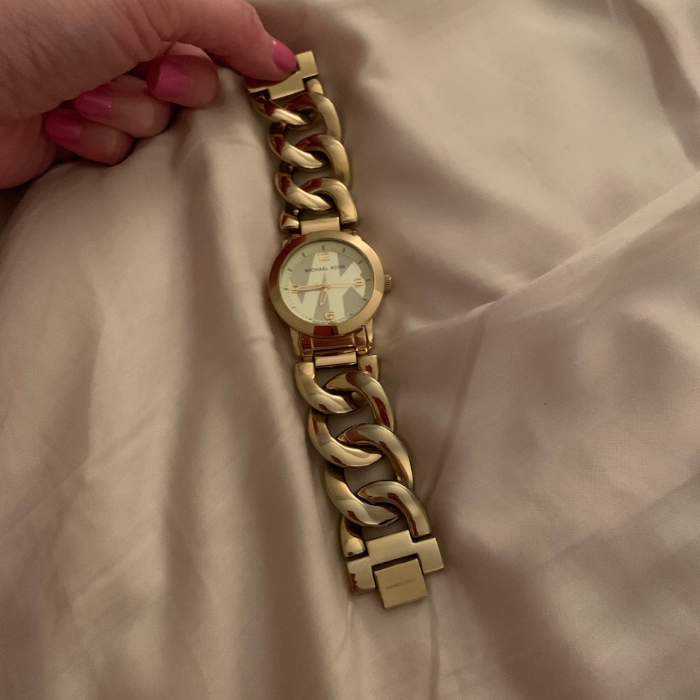 Watch - Picture 3 of 3